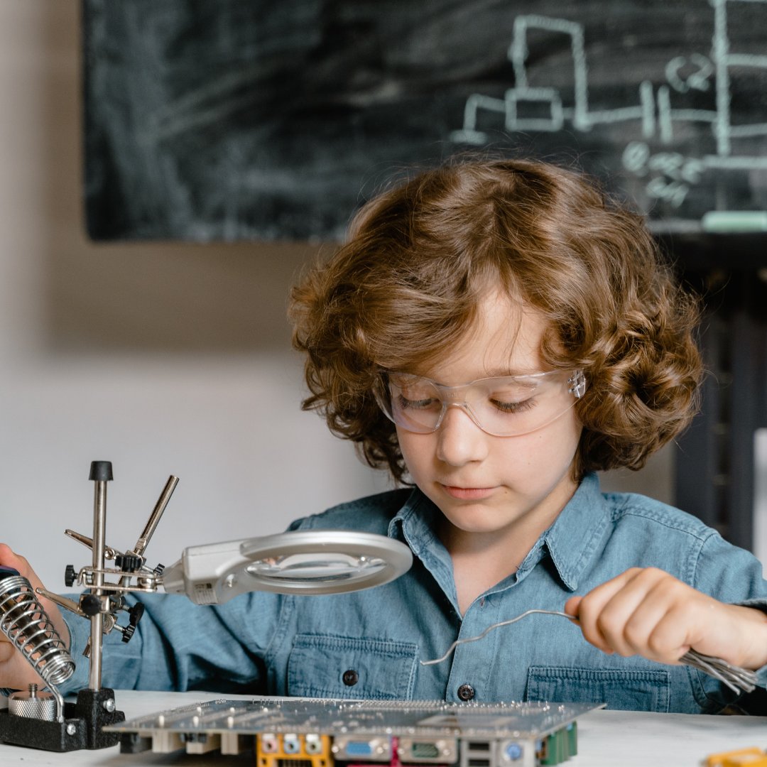 STEM Toys - Construct, Manipulate, Engineer and Explore - Send A Toy ...