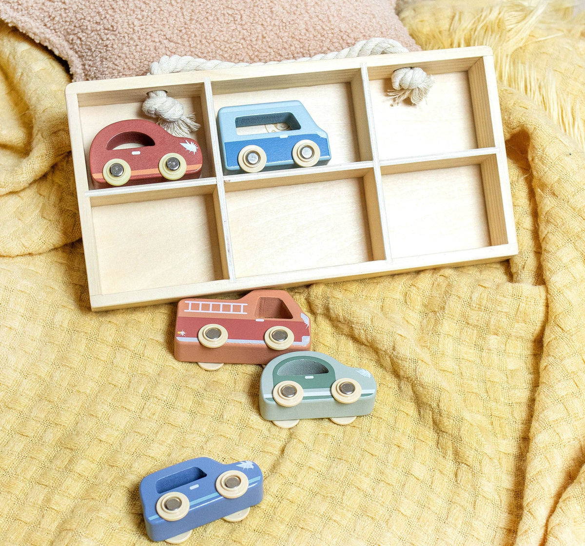 Car Display Case with 6 Vehicles