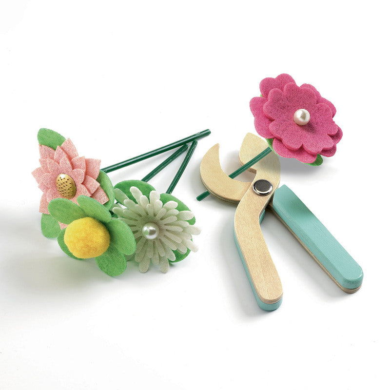 Pretend flowers with toy wooden clippers - Djeco brand